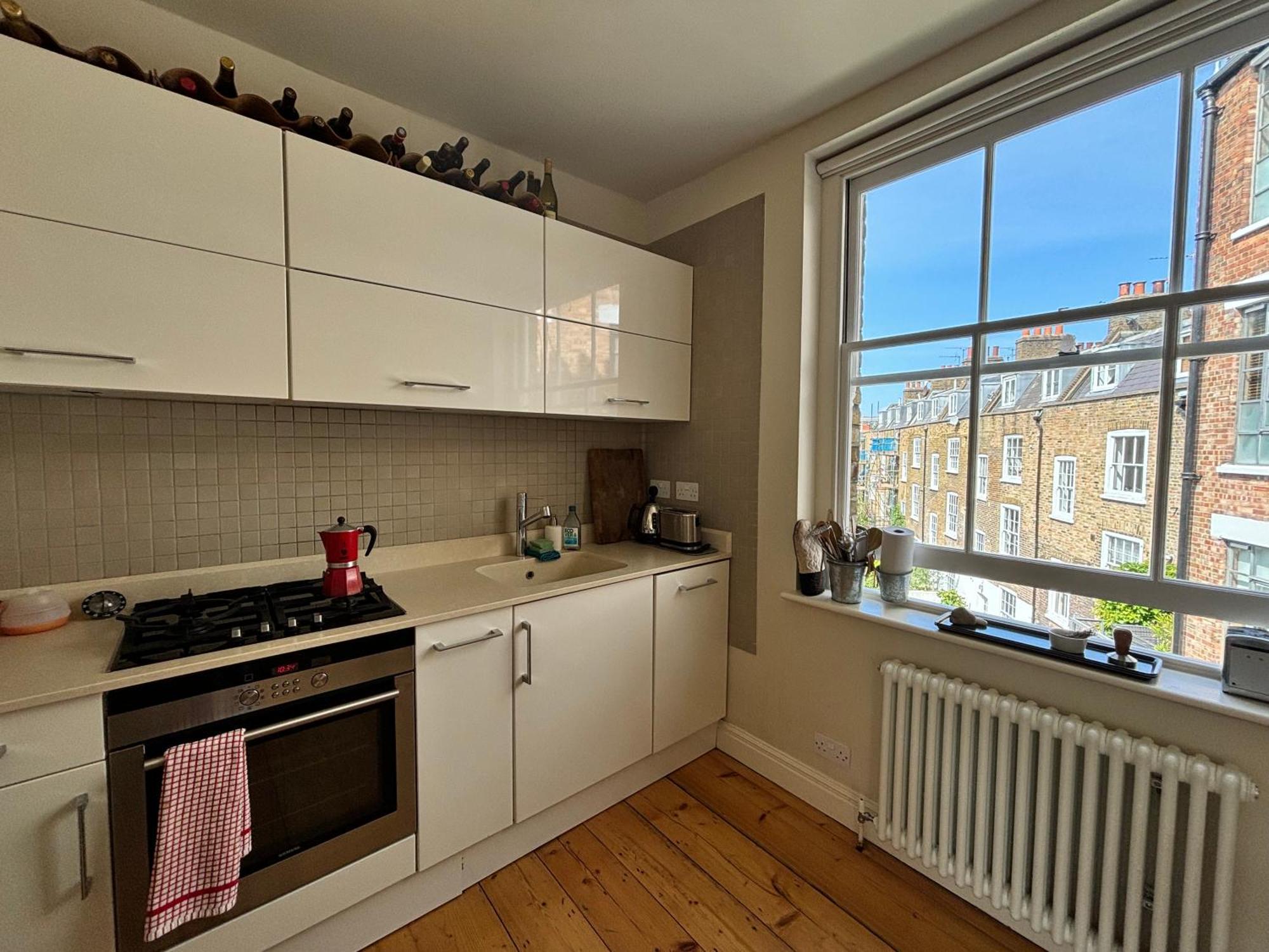 Trendy 1bd Flat On Historic Street Farringdon